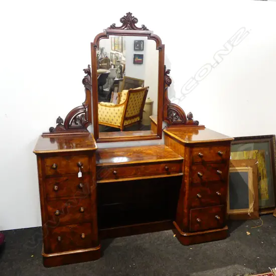 VICT. BURR MIRROR BACK DRESSING TABLE 1490x530x860mm