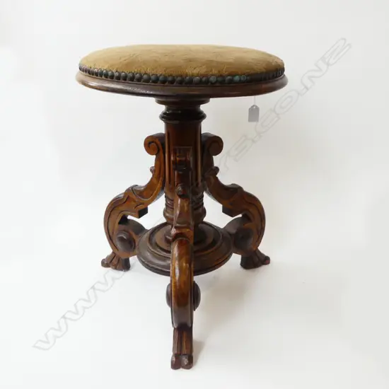 ANTIQUE STYLE UPHOLSTERED STOOL H.500mm