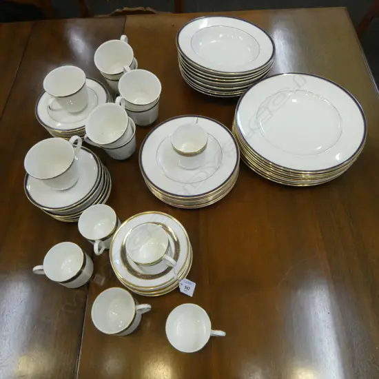 ROYAL DOULTON 'HARLOW' DINNER SET