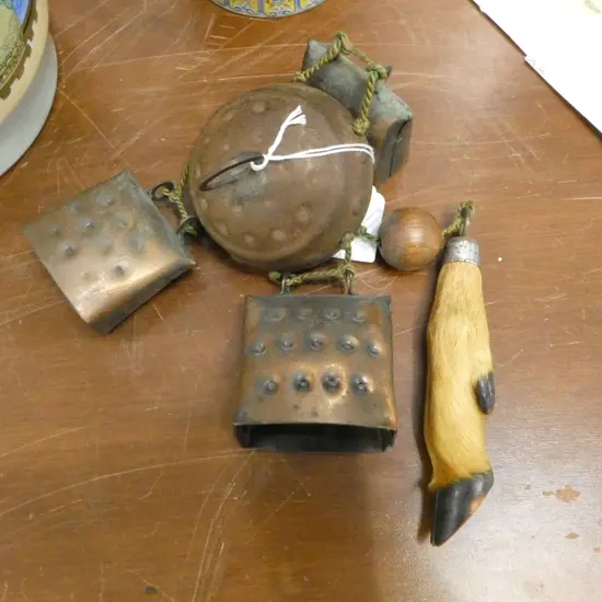 WIND CHIME BELLS w. ANIMAL HOOF H.300mm