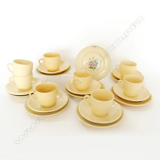 22 EARLY CROWN LYNN 'PARIS WARE'; + CROWN LYNN HAND-PAINTED PLATE & OTHER CUP, some damage