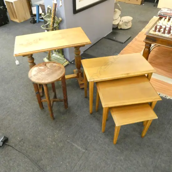 3 NESTING TABLES W.580mm + OAK SIDE TABLE W.675mm + STOOL