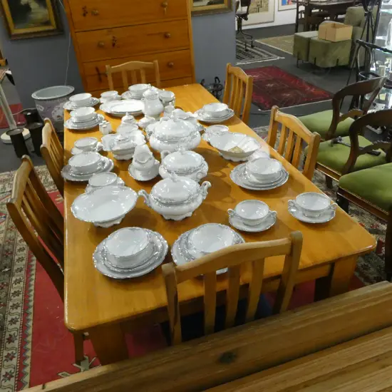 HUTCHENREUTHER 'SYLVIA' 8 PLACE DINNER SERVICE