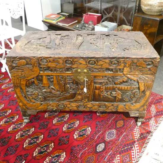 CAMPHOR CHEST ON CASTORS W.1050mm