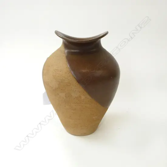 STUDIO POTTERY VASE, SIGNED TO BASE H.220mm