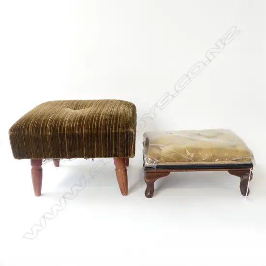 2 UPHOLSTERED STOOLS 410x340x300mm