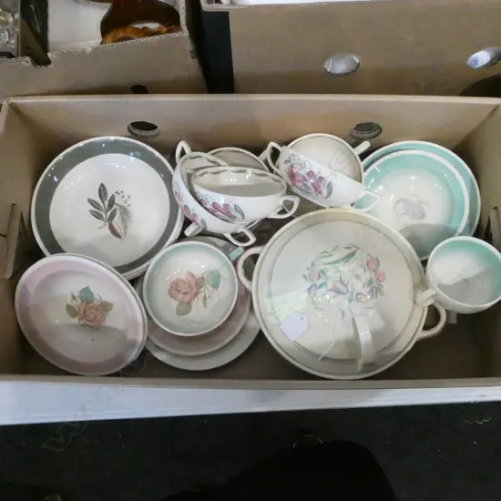 SUSIE COOPER DINNER WARE ASSTD. PATTERNS TRIO, TUREEN, COUPES, BOWLS ETC 
