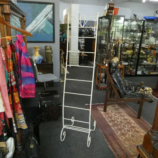 WHITE METAL TOWEL / MAGAZINE RACK H.1610mm