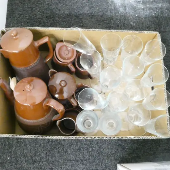 BROWN CERAMIC JUGS, CHAMPAGNE FLUTES