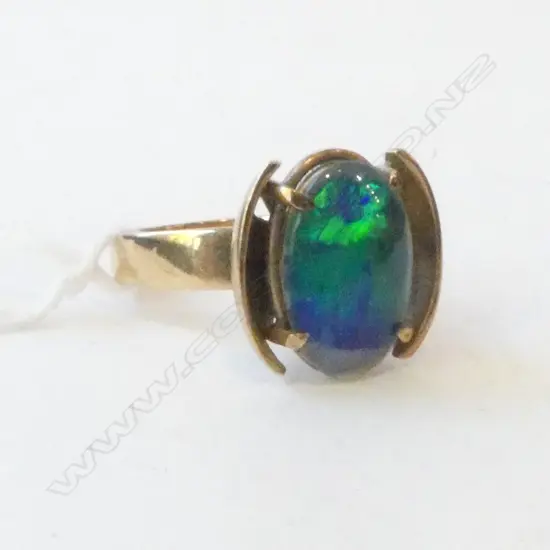 9ct GOLD DESIGNER & OPAL DOUBLET RING Maltese cross mark 5.5gms SIZE Q