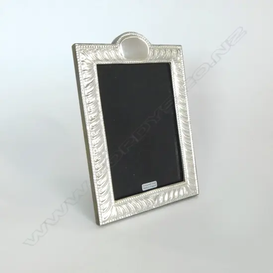 STG SILVER FRAME, LONDON 2023, 195x135mm