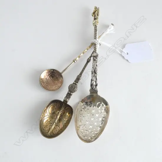 2 S/SILVER SPOONS & 1 CONT SILVER 800 SPOON 56gm