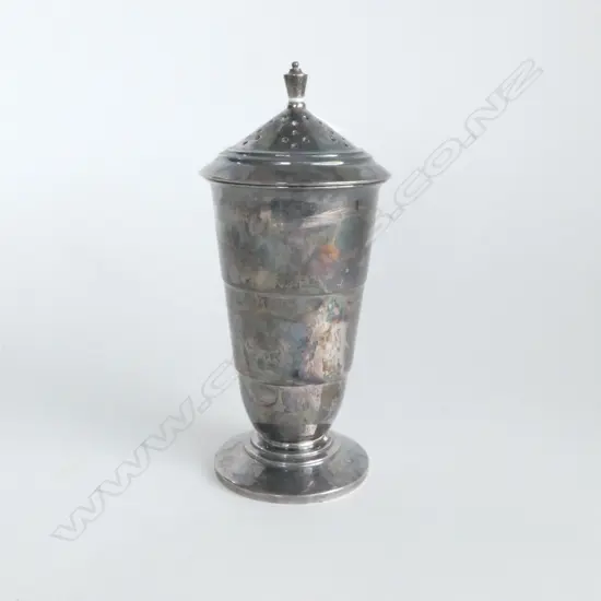 SILVER ART DECO SIFTER Birmingham 1937 plastic lined base. 206gms