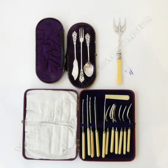 2 CASES EP CUTLERY + EP SERVING FORK L.240mm