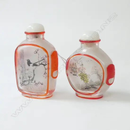 2 CHINESE GLASS SNUFF BOTTLES H.80mm