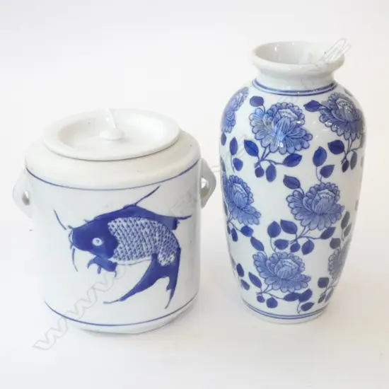 B/W CHINESE EXPORT PRESERVE JAR & B/W VASE H.210mm