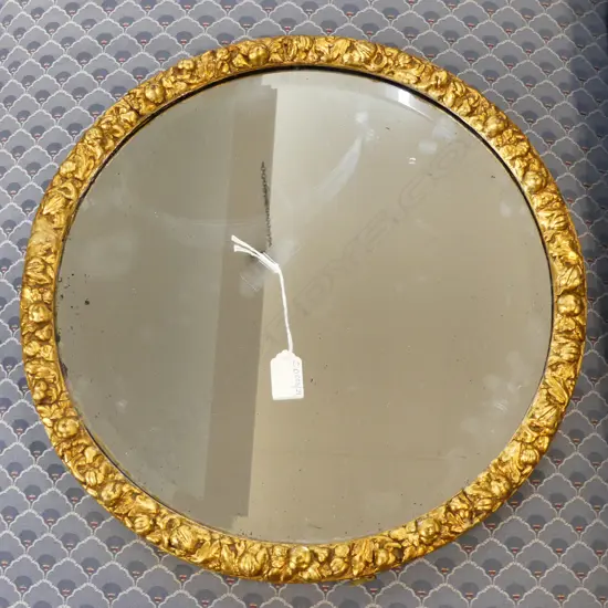 GILT FRAMED MIRROR 455mm dia