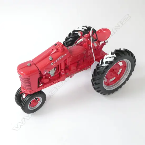 FRANKLIN MINT MODEL FARM TRACTOR L260MM