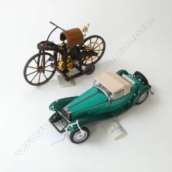 2 FRANKLIN MINT MODELS 1885 DAIMLER L210 & 1929 BUGATTI TYPE 41 L230 AF