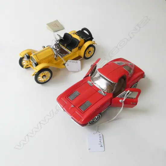 2 FRANKLIN MINT MODEL CARS 63 CORVETTE L190 & 1915 STUTZ BEARCAT L170MM