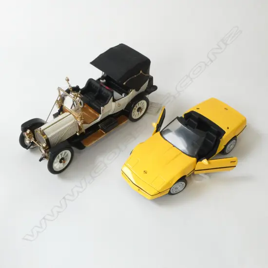 FRANKLIN MINT 2 MODEL CARS 1986 CORVETTE L190MM & 1912 PACKARD L200MM