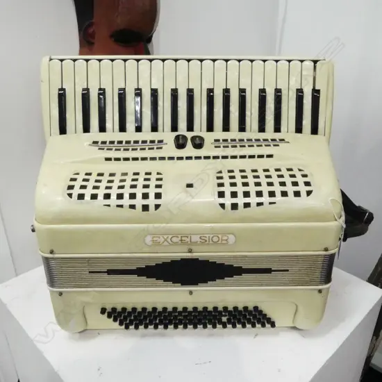 VINTAGE ITALIAN EXCELSIOR ACCORDION W.450mm