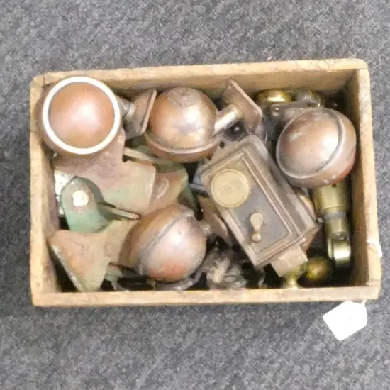 ASST. METAL FITTINGS Incl. CASTORS etc