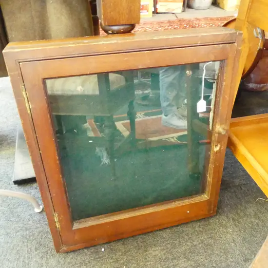 GLAZED CABINET 565x105x630mm