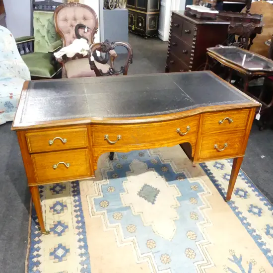 LEATHER TOPPED DESK 1300x650x770mm