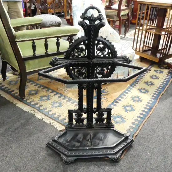 WROUGHT METAL HALL STAND H.830mm