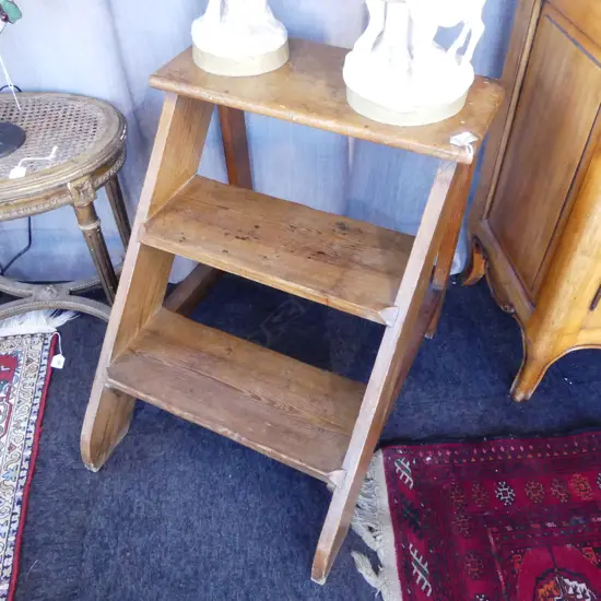 VINTAGE WOODEN STEPS 560x700x610mm