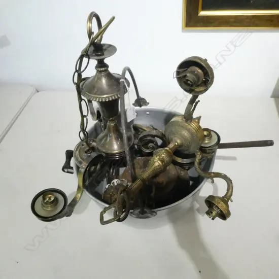 ALUMINIUM JAM PAN 350mm dia, ASST. TOOLS, 2 LIGHT FITTINGS