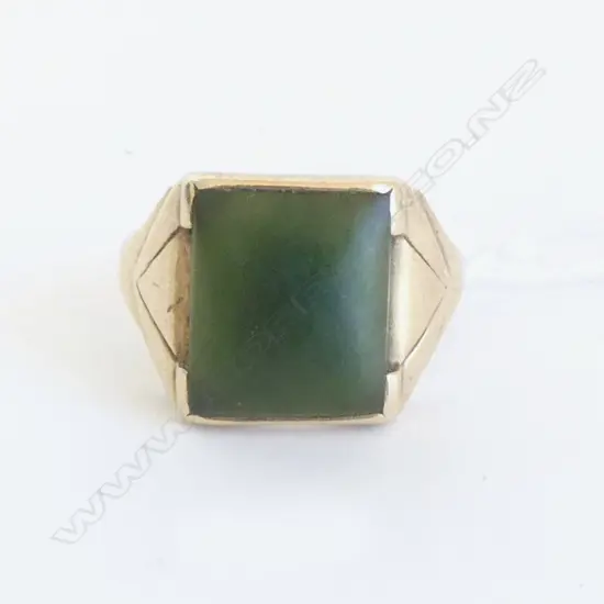 9ct GOLD & POUNAMU RING 5.77gms SIZE S