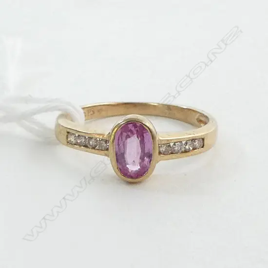 9ct NATURAL PINK SAPPHIRE & DIAMOND SET RING, 1.4gm, Dia=0.12ct SIZE K1/2