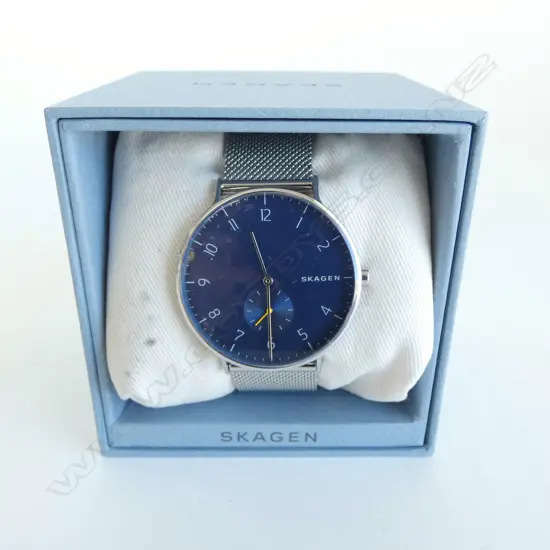GENTS SKAGEN QUARTZ DRESS WATCH, new old stock
