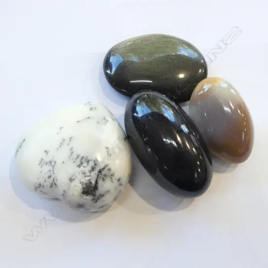 4 STONES; MERLINITE DENDRITIC OPAL HEART H.55, GOLD OBSIDIAN, BLACK TOURMALINE, POLYCHROME JASPER