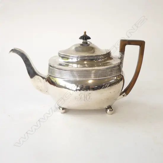 STG SILVER TEAPOT, THOMAS WALLIS II, LONDON 1806 568grms