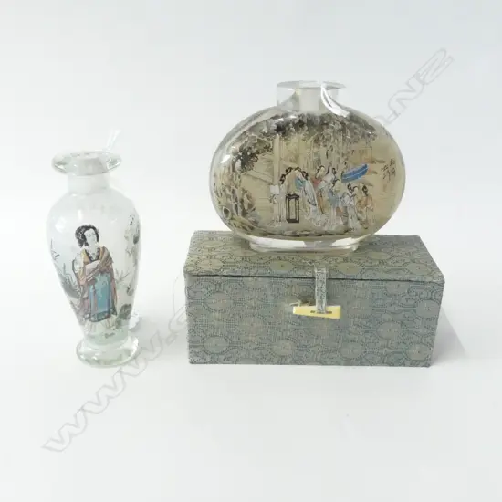 CHINESE GLASS SNUFF BOTTLE & BOXED GLASS VASE H.100mm