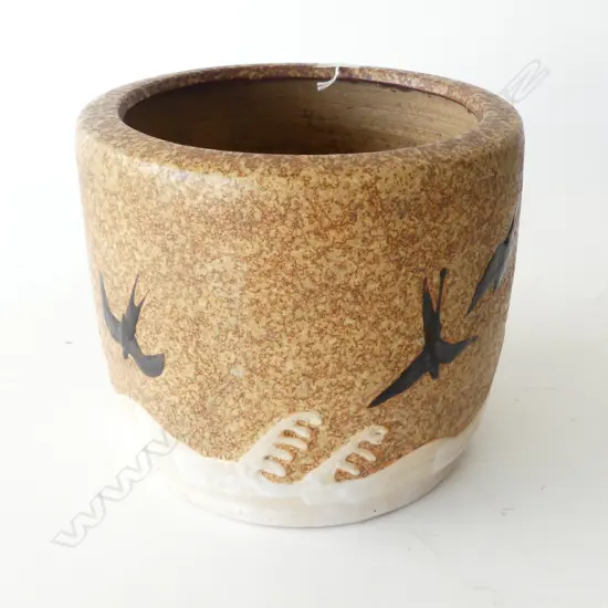 Ceramic hibachi with Hiroshige waves & birds H.225 Dia.265mm