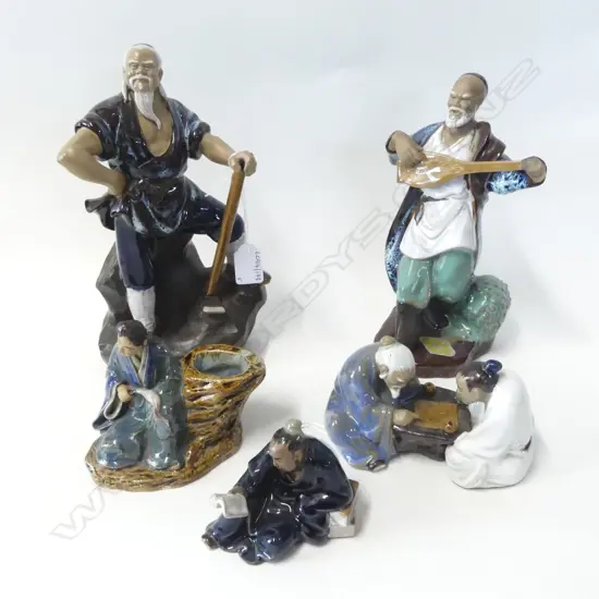 GROUP OF 5 CHINESE PORC FIGURES H250 TALLEST  SMALLEST 80MM