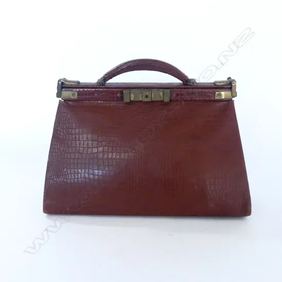 VINTAGE LADIES CROC SKIN CLUTCH PURSE L320MM