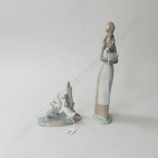 NAO CHINA GOOSE GIRL H175 & 3 GEESE ORNAMENTS H120MM