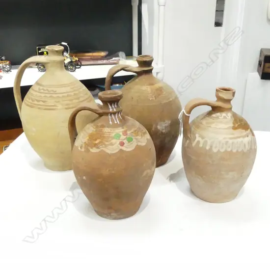 4 TERRACOTTA JUGS H.280mm