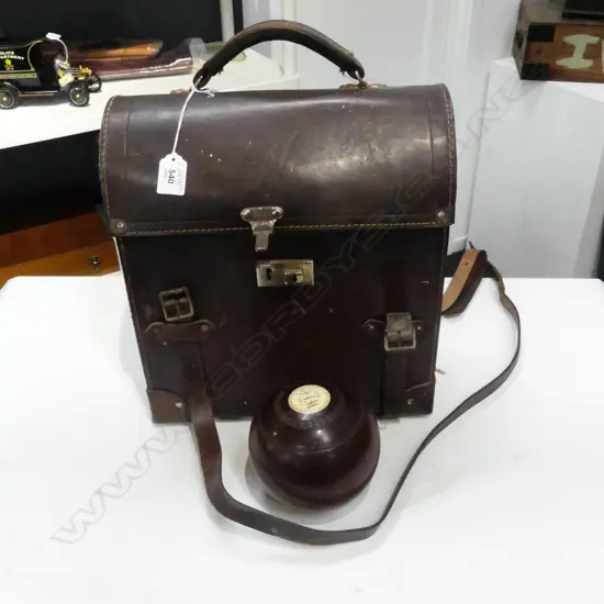 4 ANTIQUE SCOTTISH WOODEN BOULES IN LEATHER CARRY CASE H.350mm
