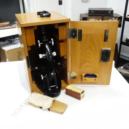 CASED MICROSCOPE H.360mm