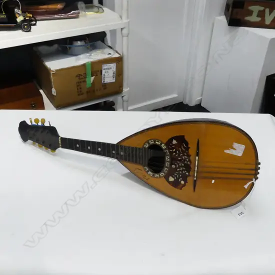 VINTAGE MANDOLIN L.620mm