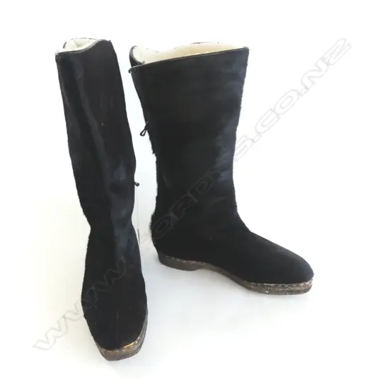 PR SWISS SEAL SKIN BOOTS HEEL TO TOE 260MM