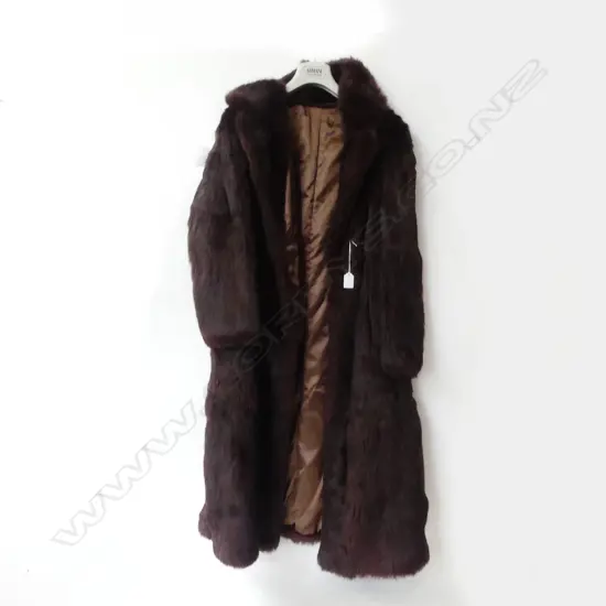 VINTAGE FUR COAT L.1200mm tear under arm