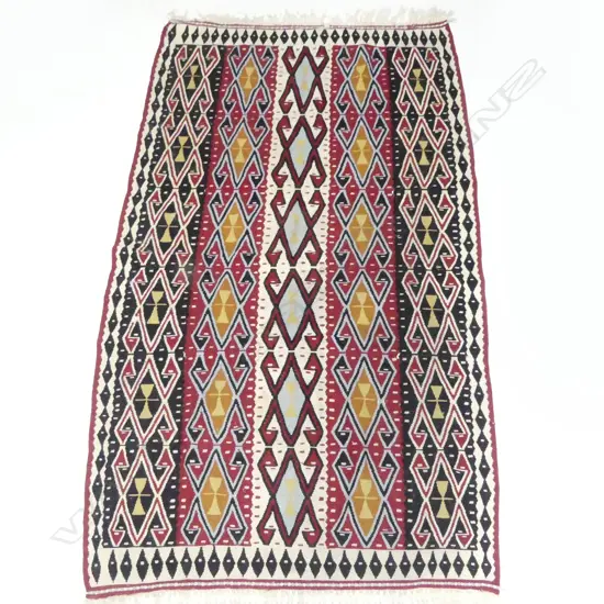 KELIM RUG RED BLACK & IVORY GEOMETRIC PAT L2000 W1200
