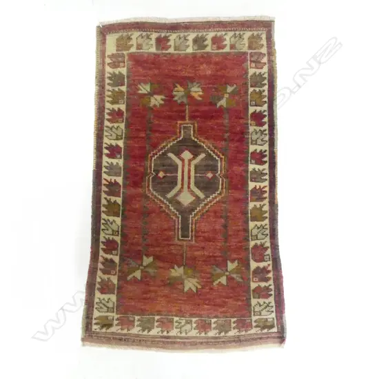 SMALL PERSIAN HAND KNOTTED RUG PINK & IVORY TONES L900 W520MM